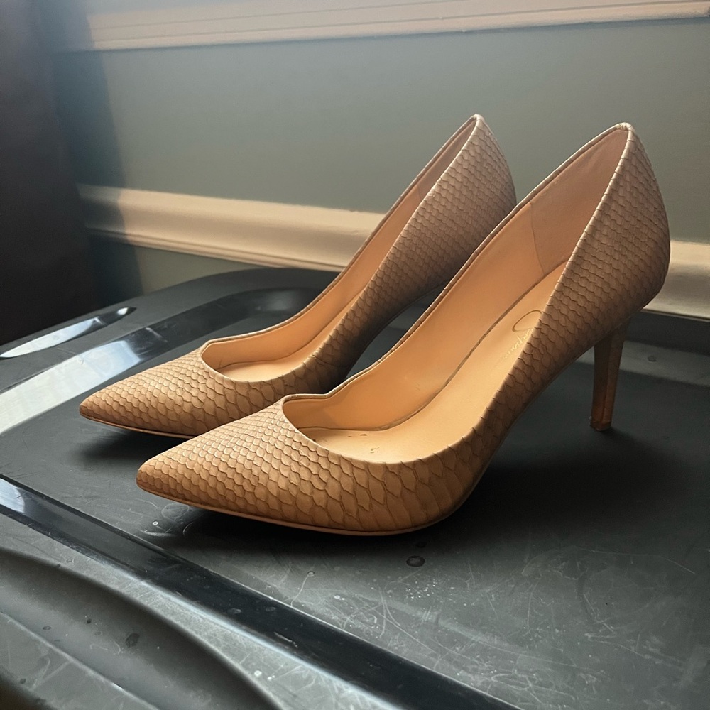 Elegant Tan Women's Pumps